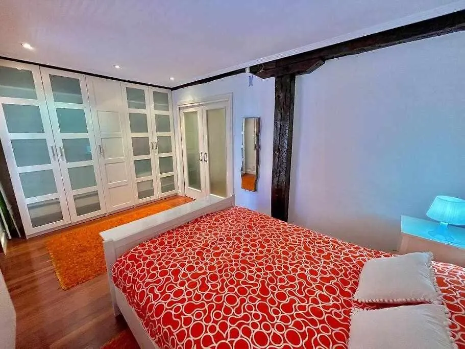 Apartment Andra Mari Etxea Apartamento En Parte Antigua Bermeo Spanien